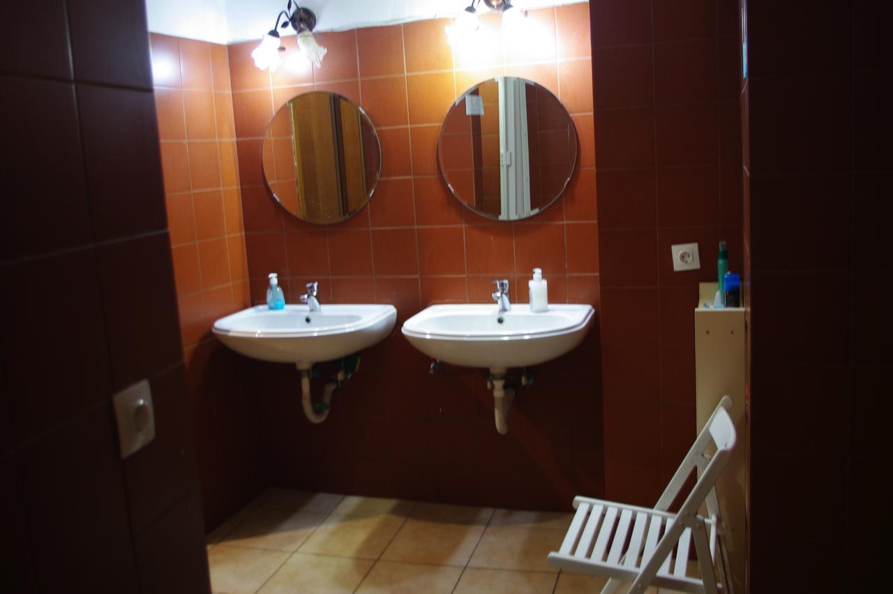 Small Funny World Hostel Athens